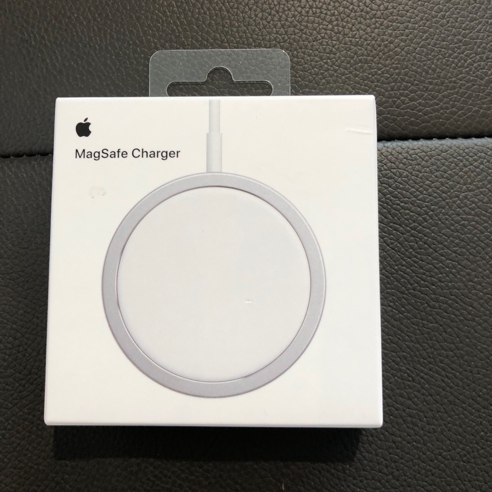 Apple MagSafe Charger - NWT